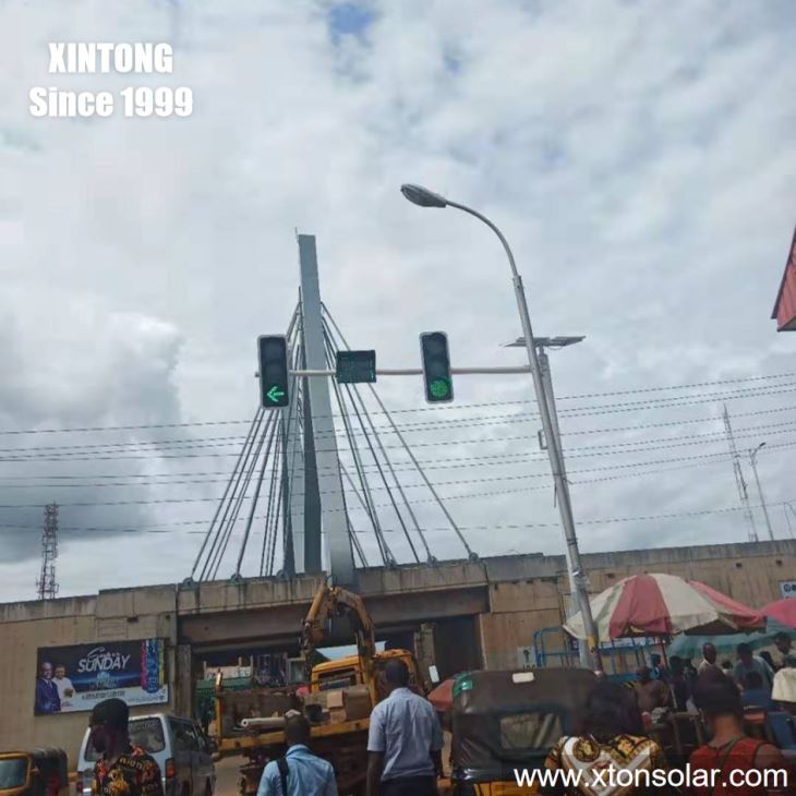Solar Traffic Light Pole