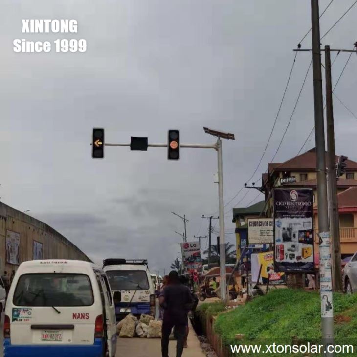 Solar Traffic Light Pole